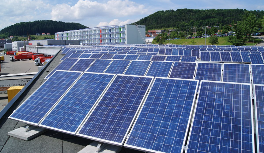Solaranlagen auf einem Dach